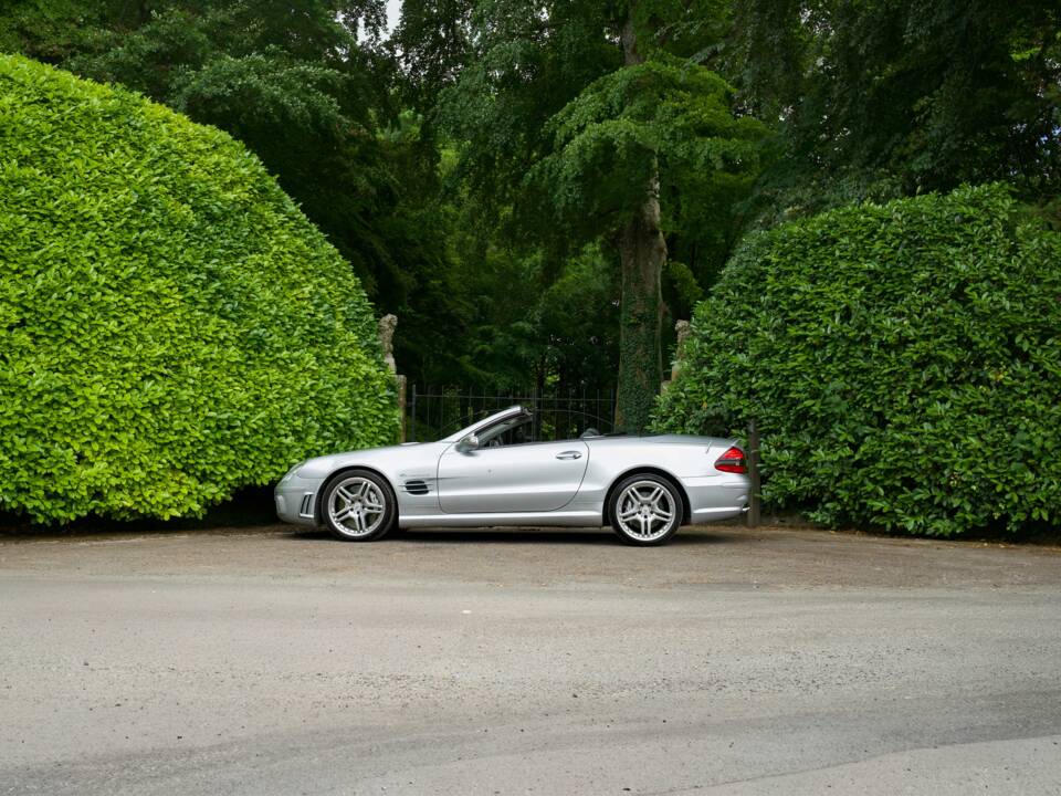Image 9/23 de Mercedes-Benz SL 55 AMG (2007)