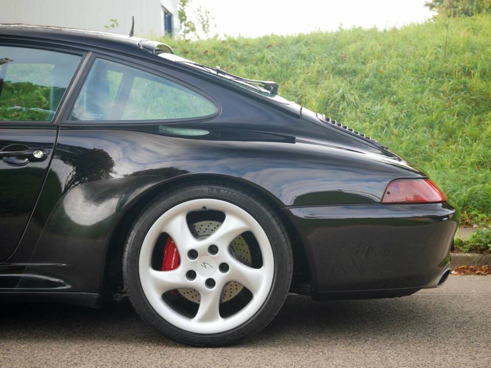 Image 12/36 de Porsche 911 Carrera 4S (1998)