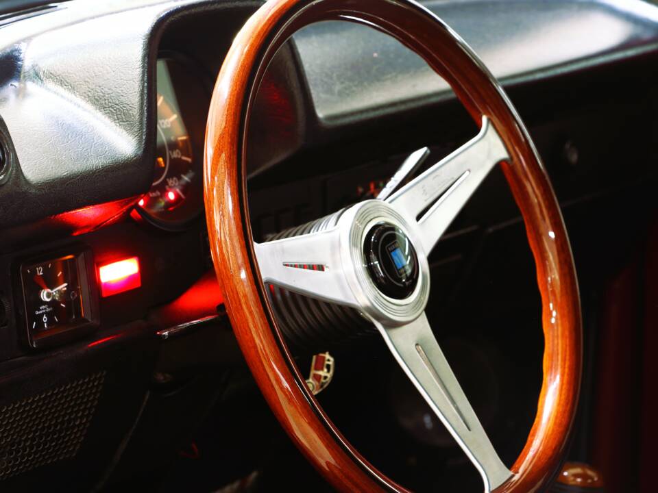 Immagine 18/34 di Volkswagen Beetle 1303 LS (1978)