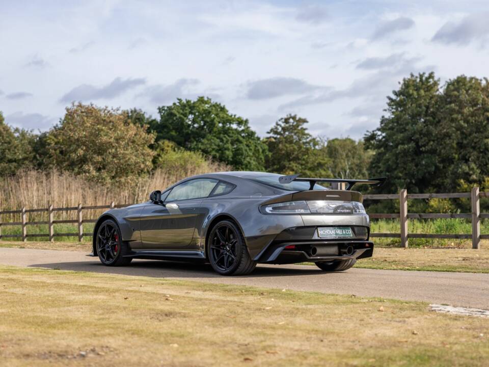 Imagen 27/50 de Aston Martin Vantage GT8 (2017)