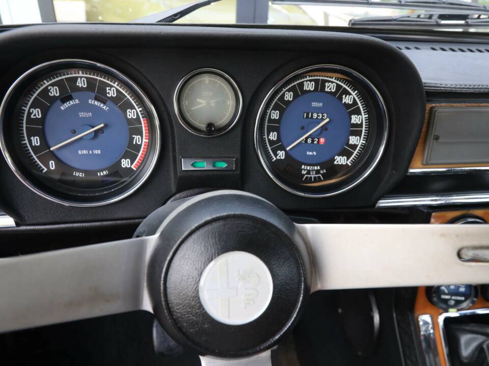 Immagine 26/50 di Alfa Romeo Giulia Nuova Super 1300 (1975)