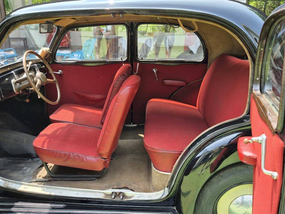 Image 15/47 of FIAT 1100 E (1952)