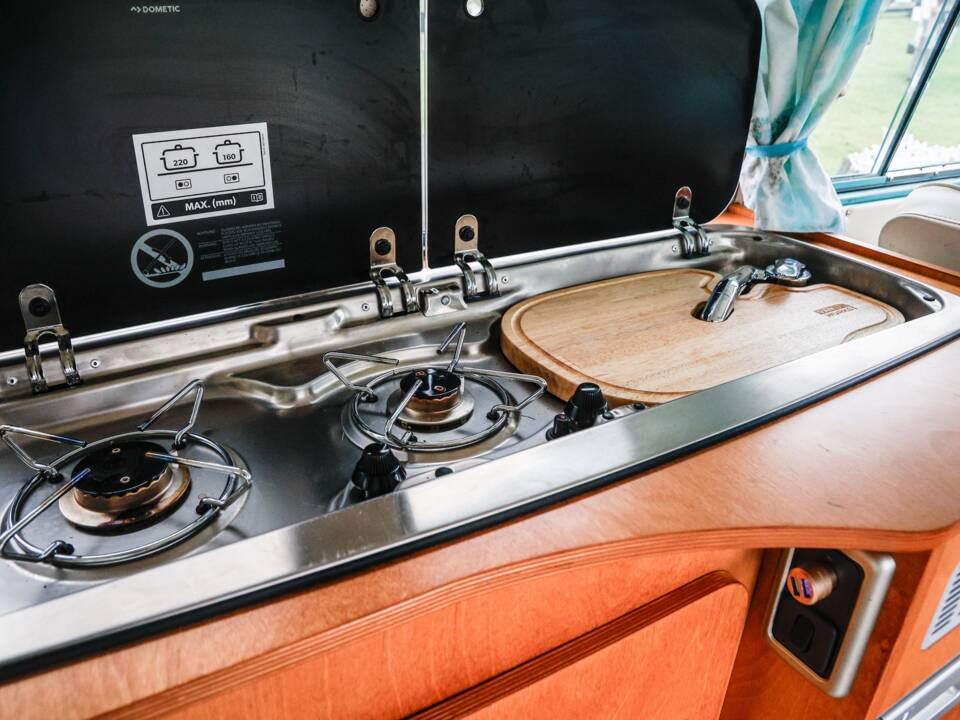 Image 24/40 of Volkswagen T2c Combi (1966)