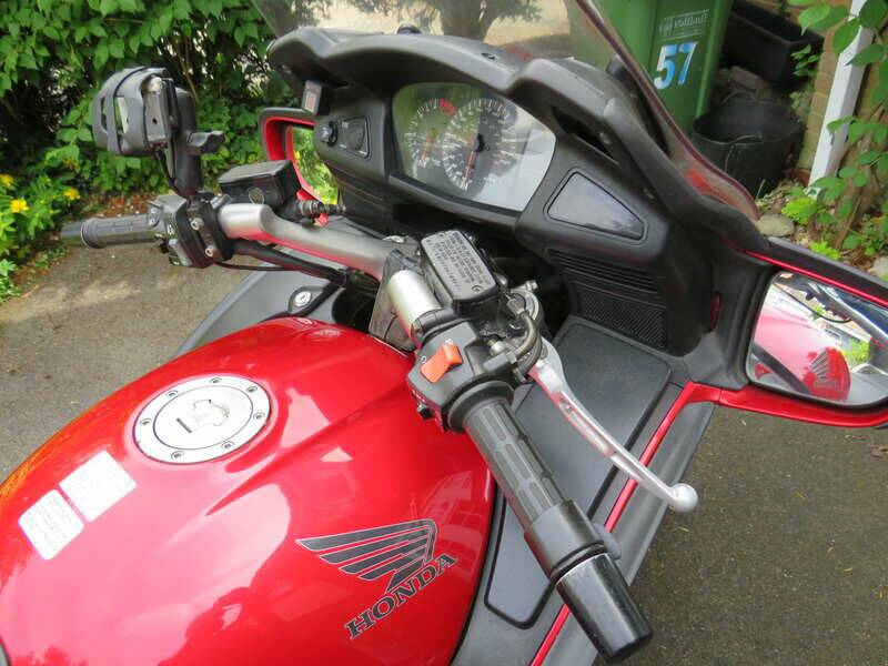 Immagine 11/43 di Honda ST 1300 Pan European ABS (2003)