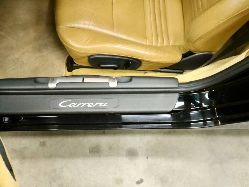Image 19/50 de Porsche 911 Carrera (1999)