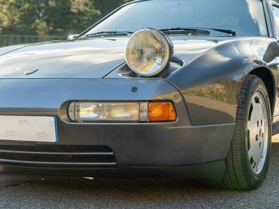 Image 9/30 of Porsche 928 S4 (1989)