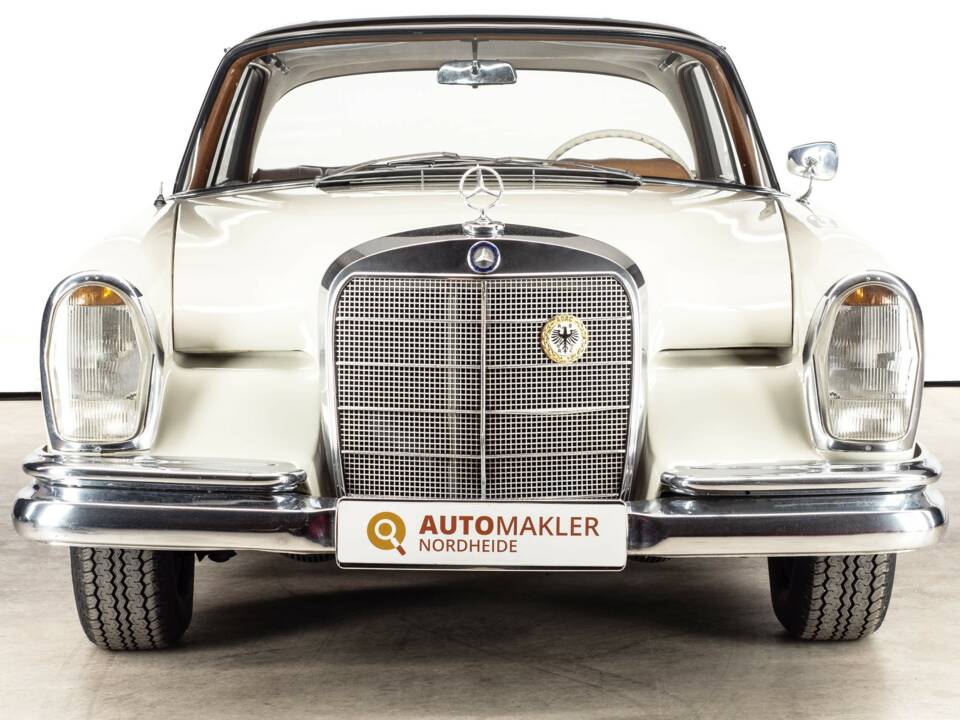 Image 3/54 of Mercedes-Benz 220 SE b (1963)