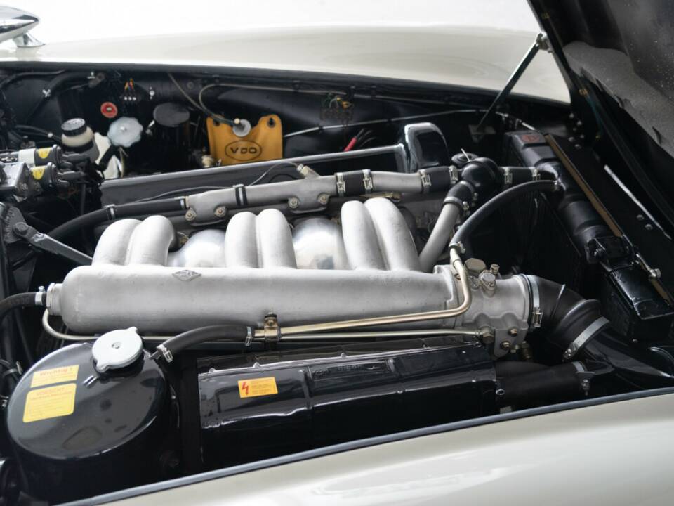 Image 49/50 of Mercedes-Benz 300 SL Roadster (1961)