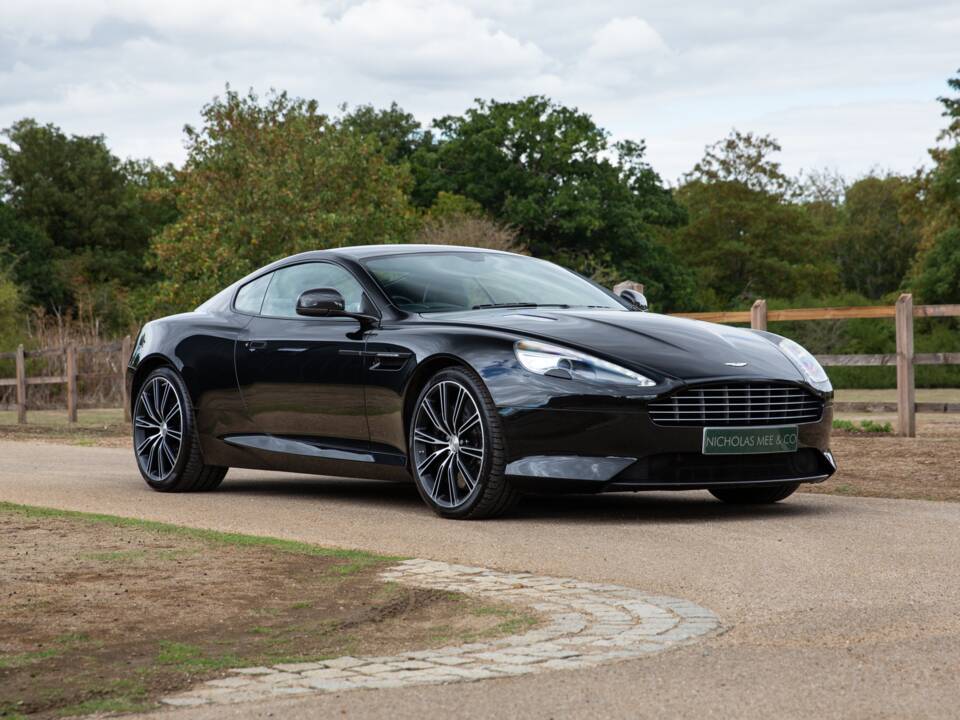 Image 21/94 of Aston Martin DB 9 (2014)