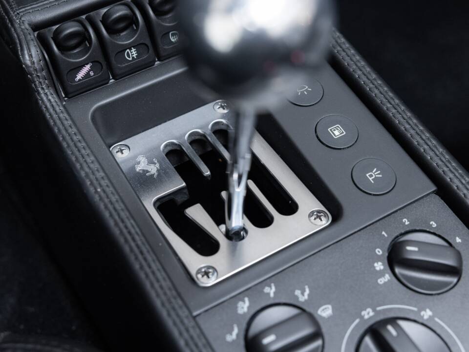 Image 22/50 of Ferrari F 355 Spider (1999)