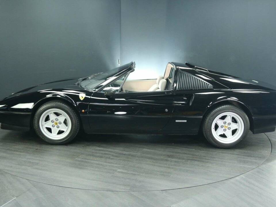 Image 3/30 de Ferrari 328 GTS (1987)