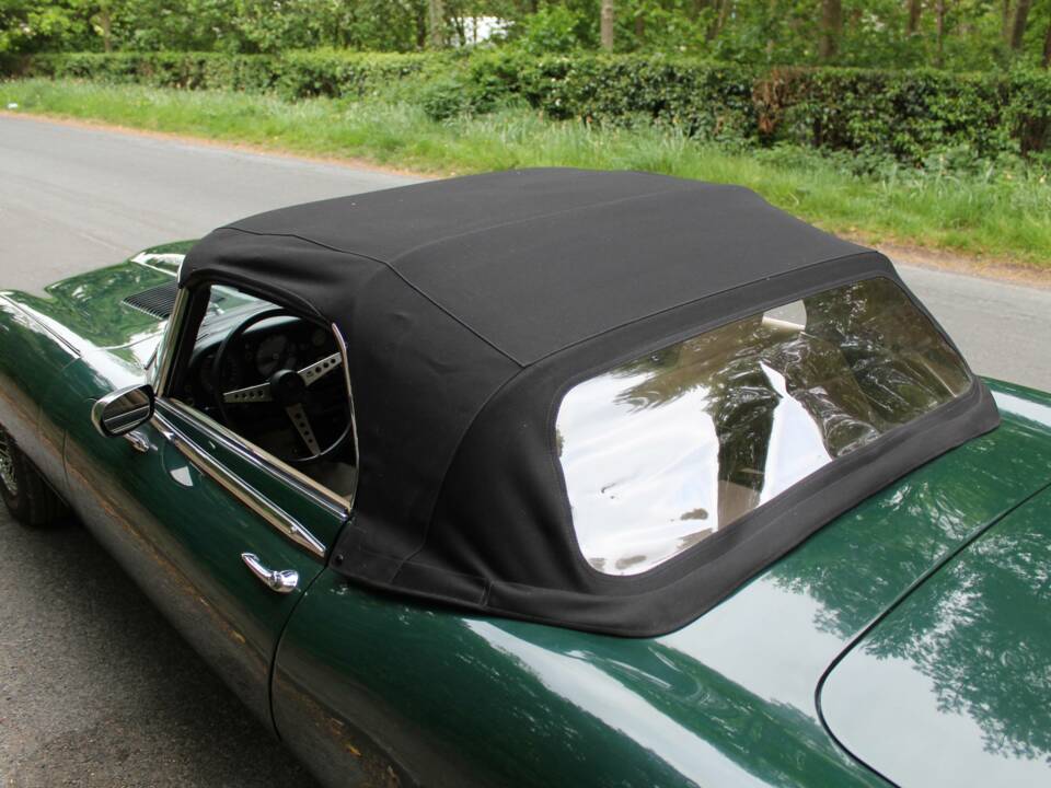 Image 18/18 of Jaguar Type E V12 (1973)