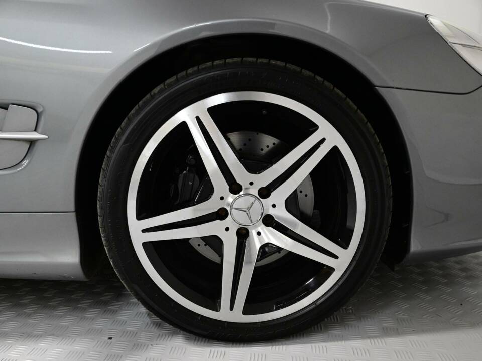 Image 44/50 of Mercedes-Benz SL 500 (2008)