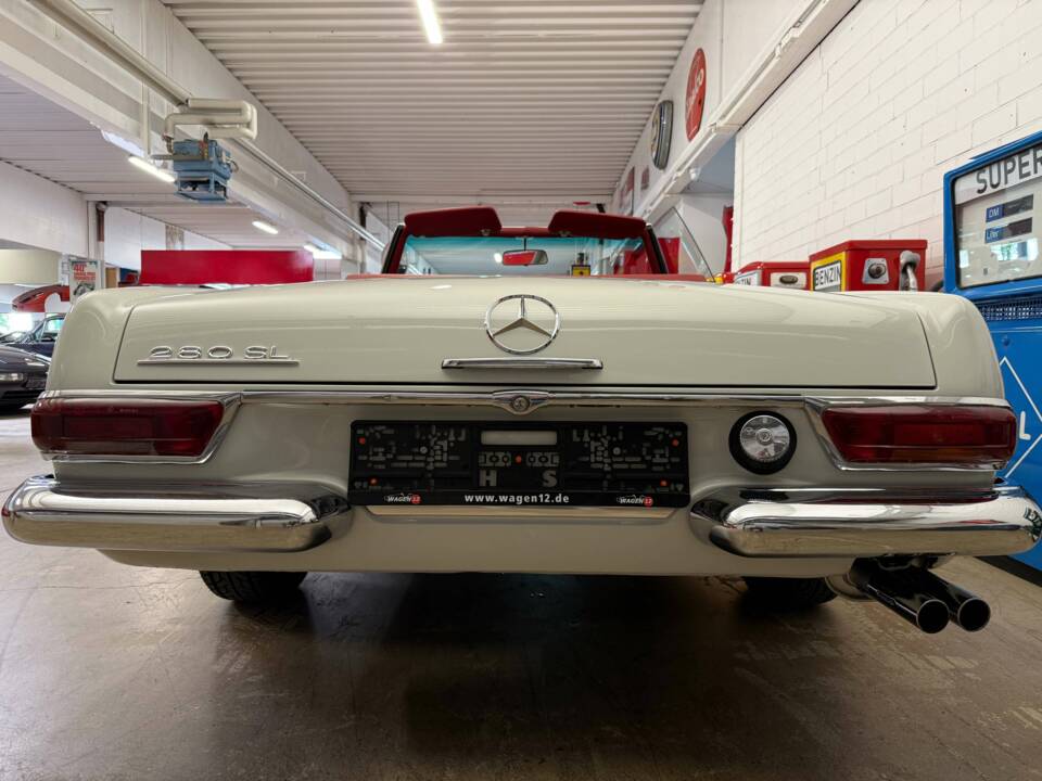 Image 16/22 of Mercedes-Benz 280 SL (1968)