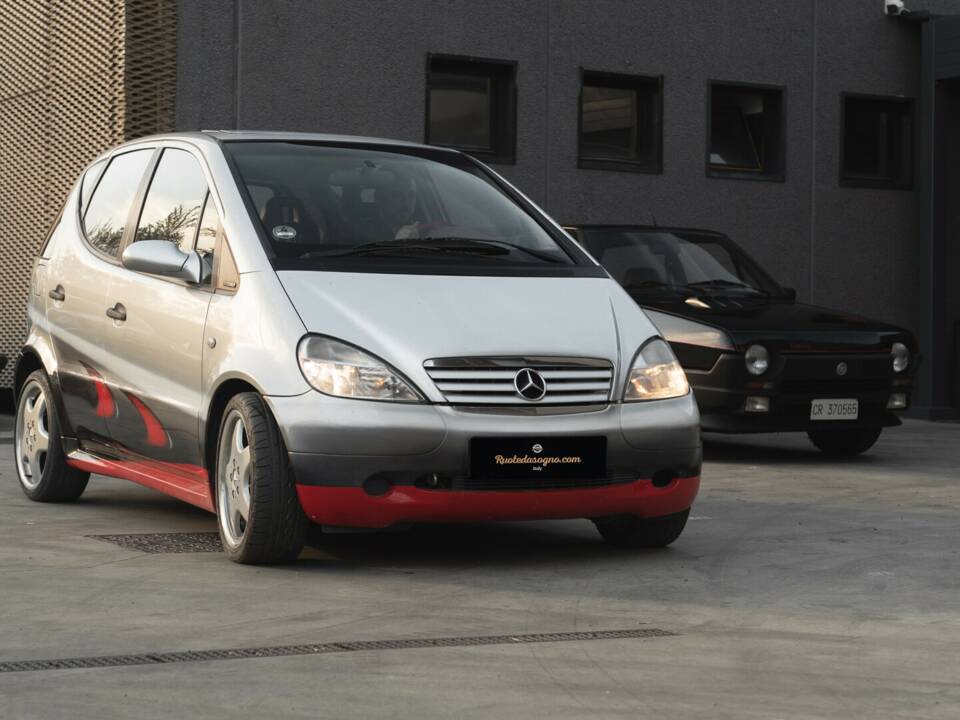 Obraz 17/42 pojazdu Mercedes-Benz A 160 "F1 Häkkinen Edition" (1999)