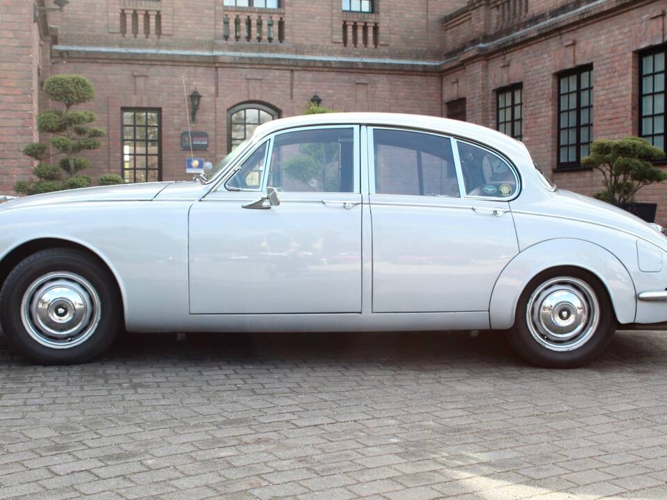 Bild 4/42 von Jaguar 240 (1968)