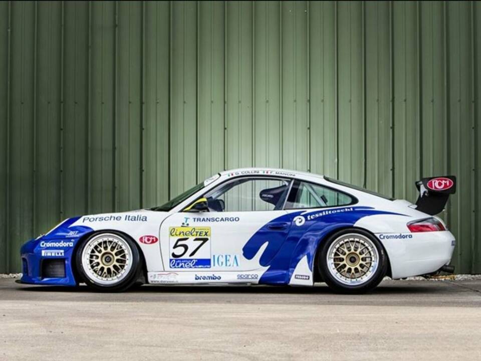 Imagen 2/18 de Porsche 911 GT3 R (2000)