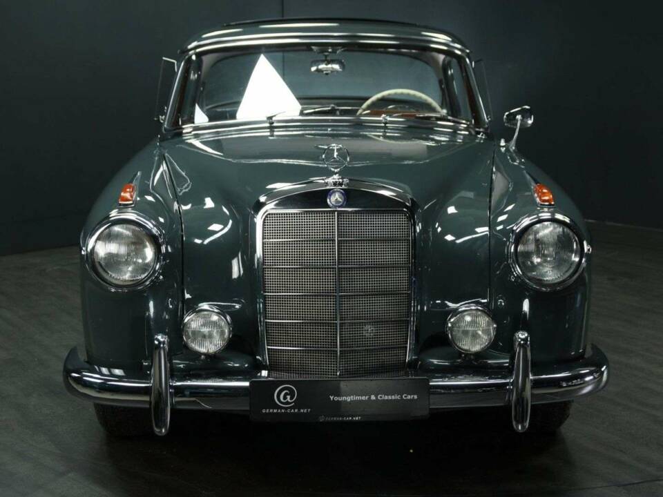 Bild 11/49 von Mercedes-Benz 220 SE (1960)