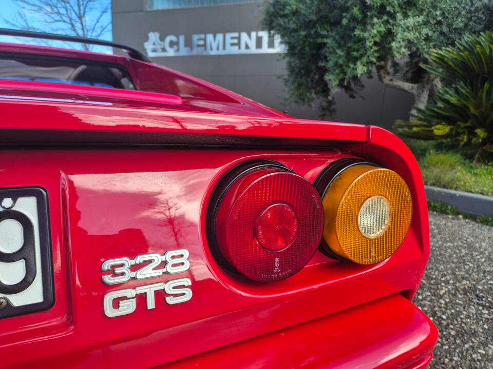 Afbeelding 6/15 van Ferrari 328 GTS (1986)