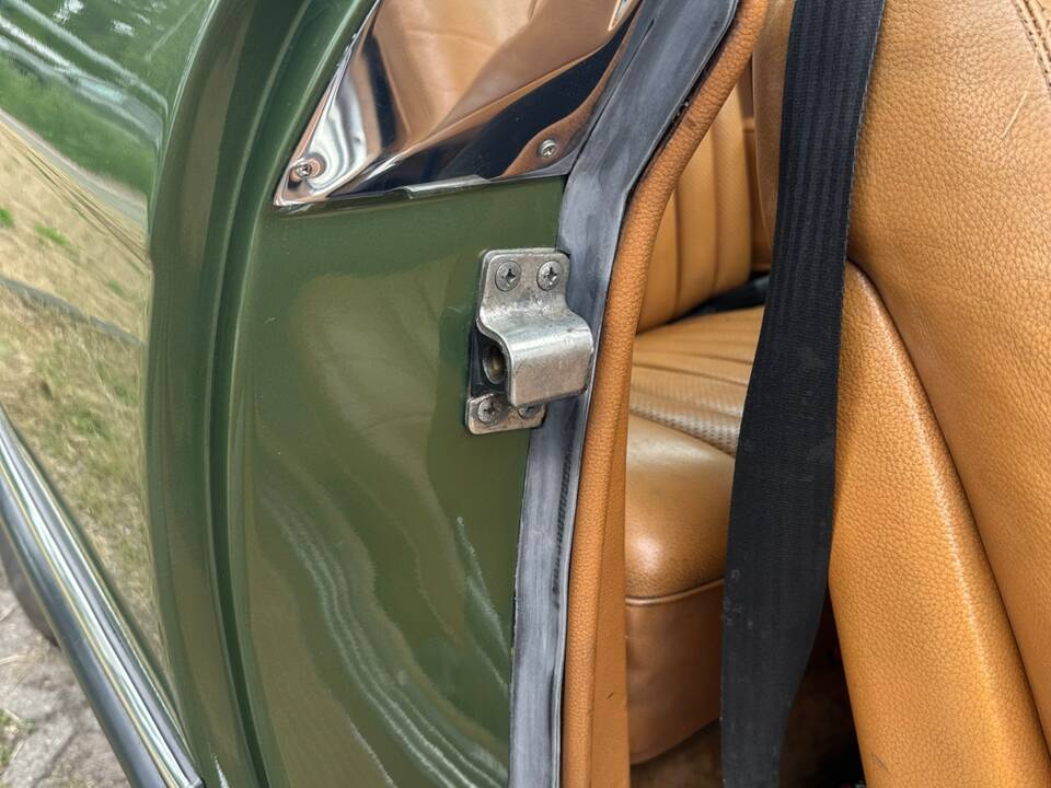 Image 38/52 of Mercedes-Benz 450 SLC 5,0 (1979)