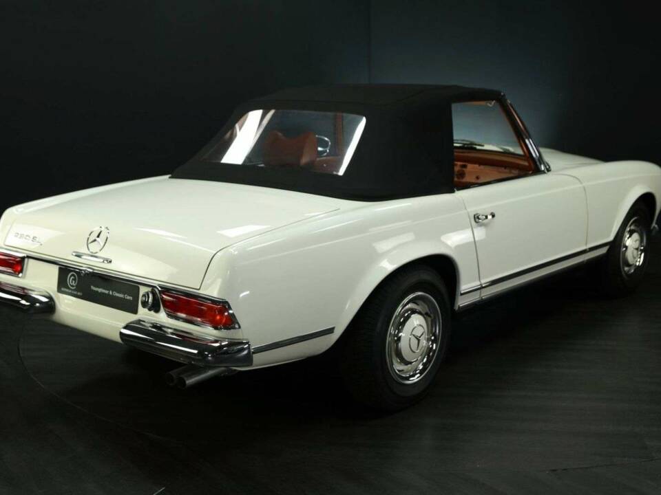 Image 36/50 of Mercedes-Benz 230 SL (1965)
