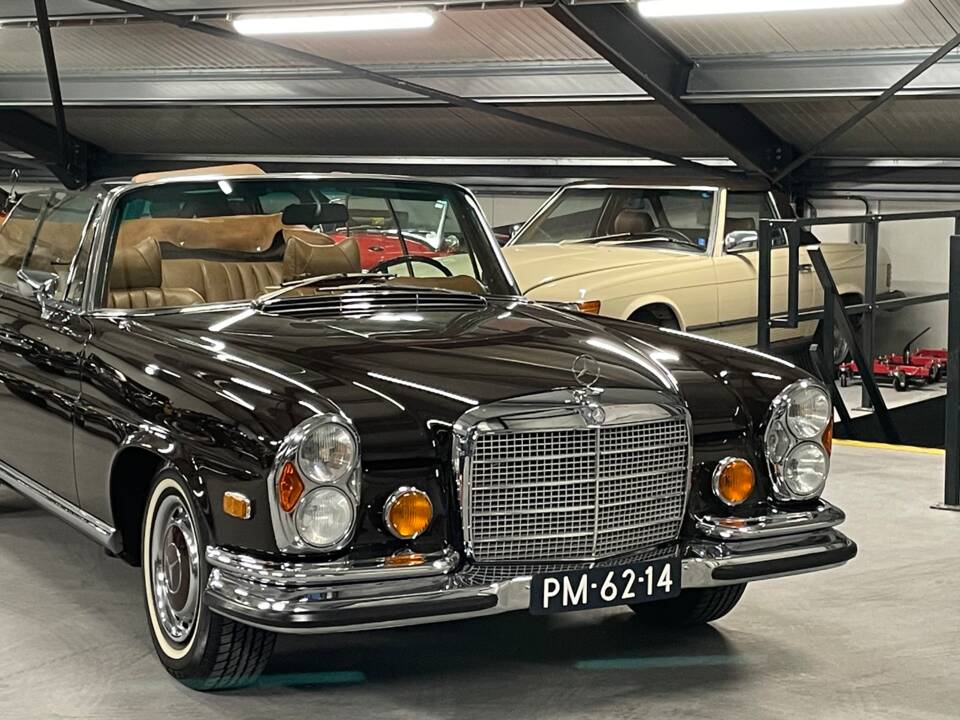 Image 26/26 of Mercedes-Benz 280 SE (1970)