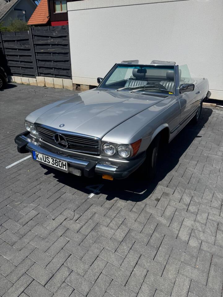 Image 10/28 of Mercedes-Benz 380 SL (1981)