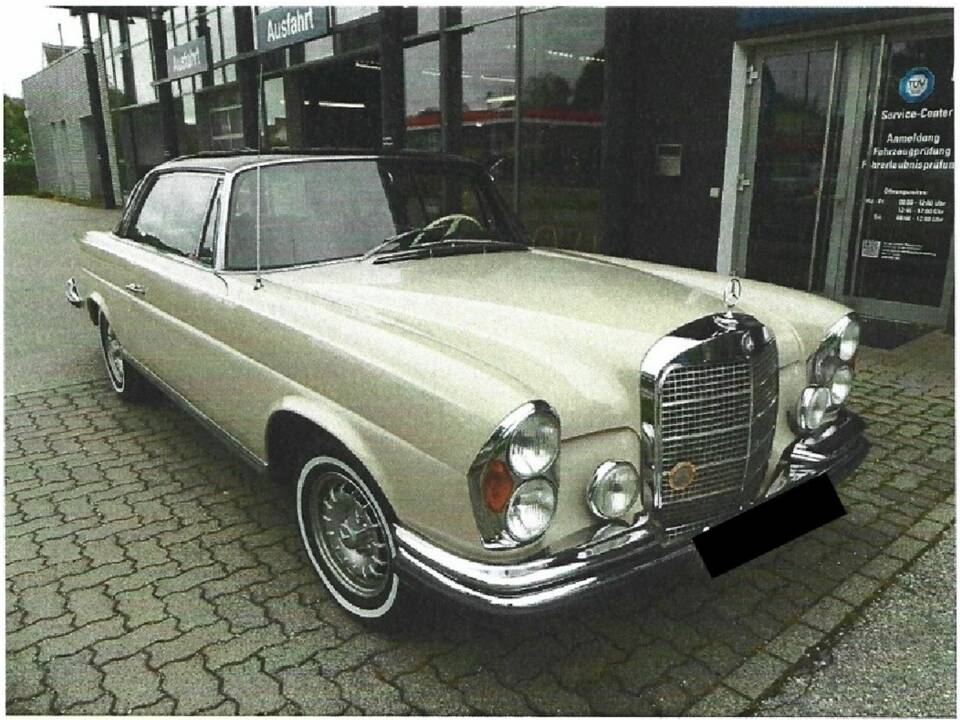 Image 9/59 de Mercedes-Benz 280 SE (1969)