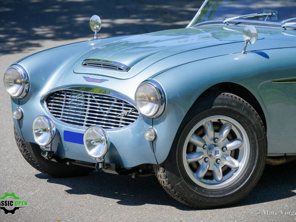 Image 29/51 of Austin-Healey 100&#x2F;6 (BN4) (1958)