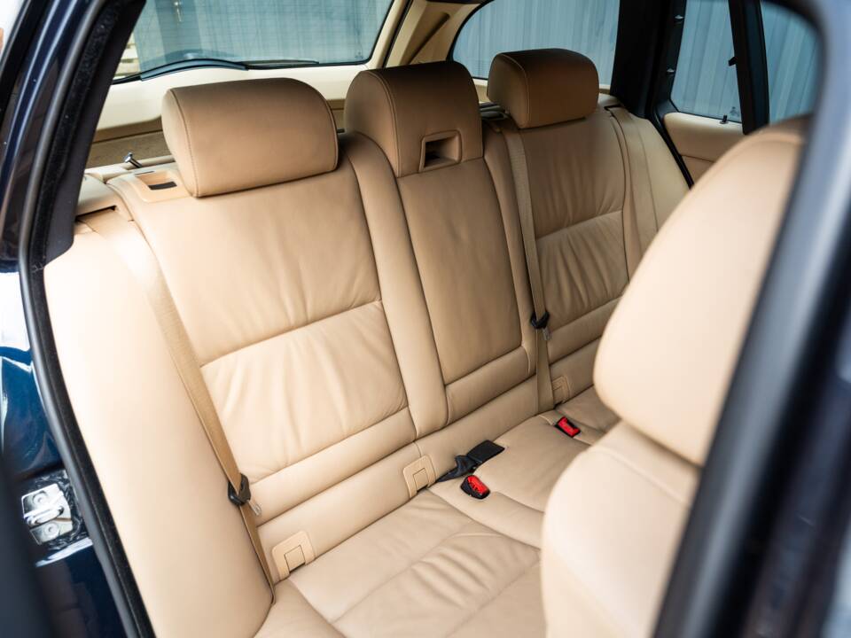 Imagen 51/65 de BMW 545i Touring (2005)