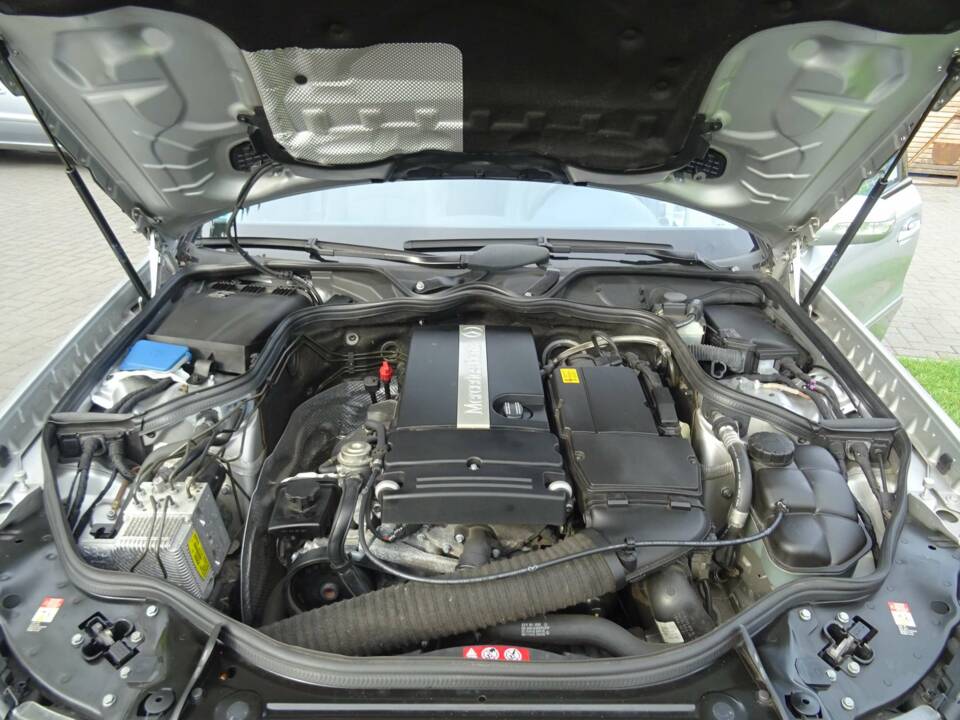 Image 12/25 of Mercedes-Benz E 200 Kompressor T (2004)