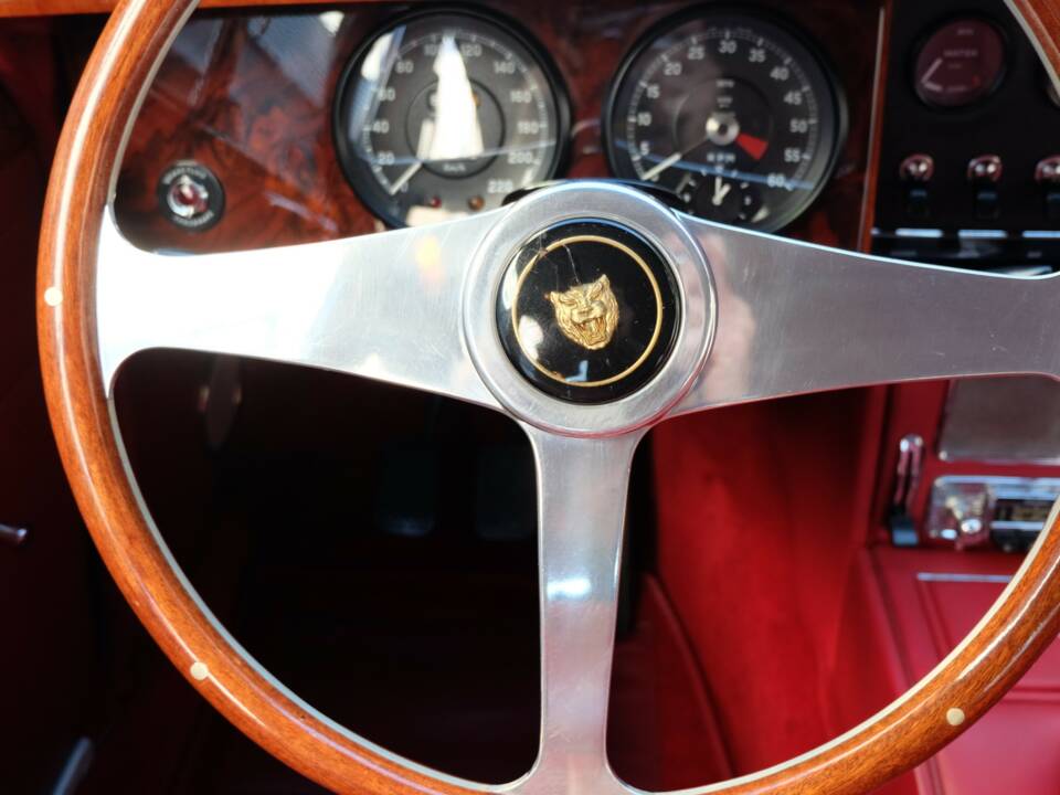 Bild 32/57 von Jaguar Mk II 3.4 (1967)