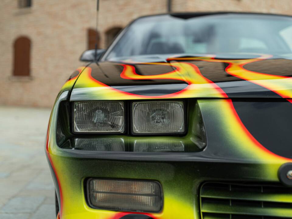 Bild 15/50 von Chevrolet Camaro Z28 (1992)