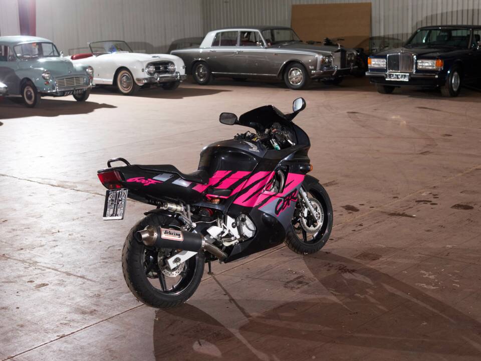 Immagine 10/16 di Honda CBR 600 F (1993)