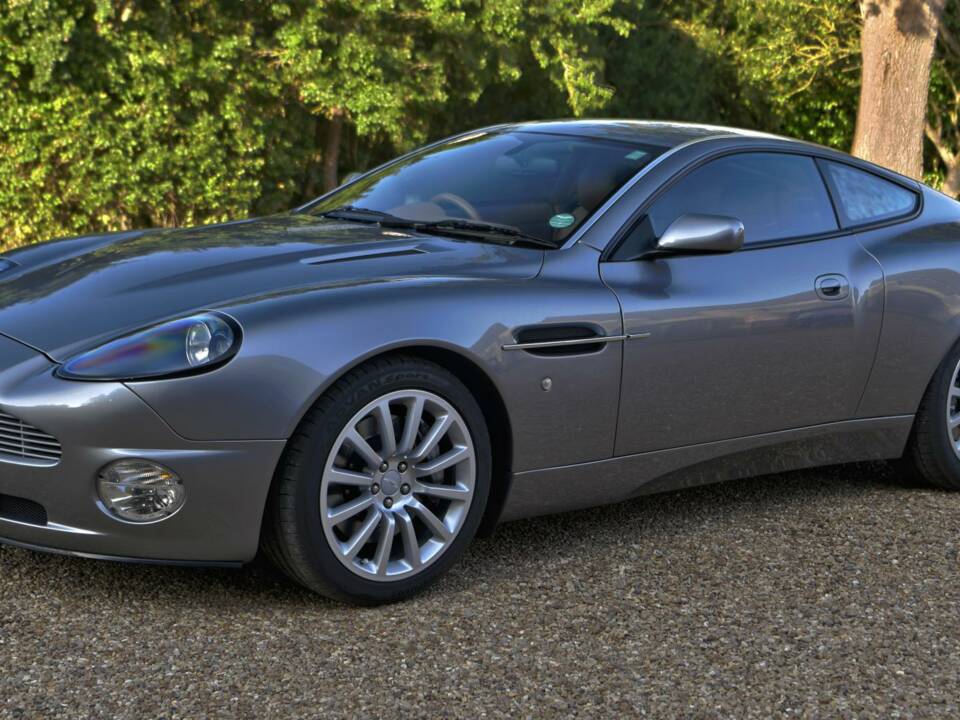Bild 7/50 von Aston Martin V12 Vanquish (2001)