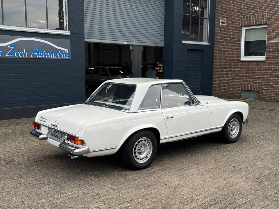 Image 20/100 of Mercedes-Benz 280 SL (1970)