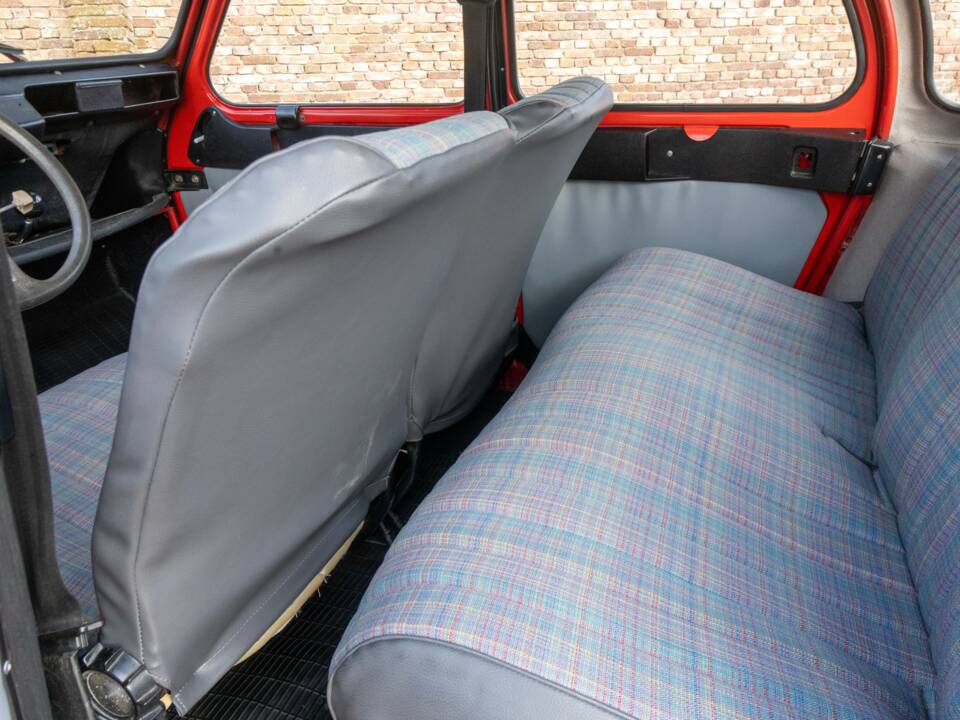 Image 22/50 of Citroën 2 CV 6 (1985)