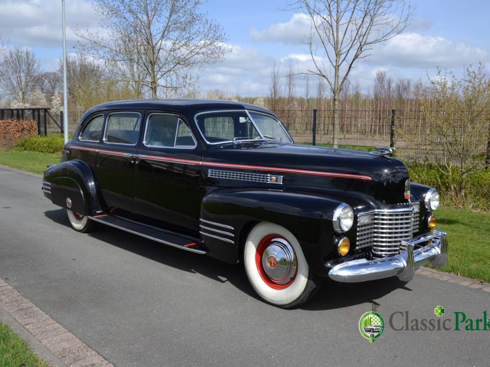 Image 8/34 of Cadillac 75 Fleetwood Imperial (1941)
