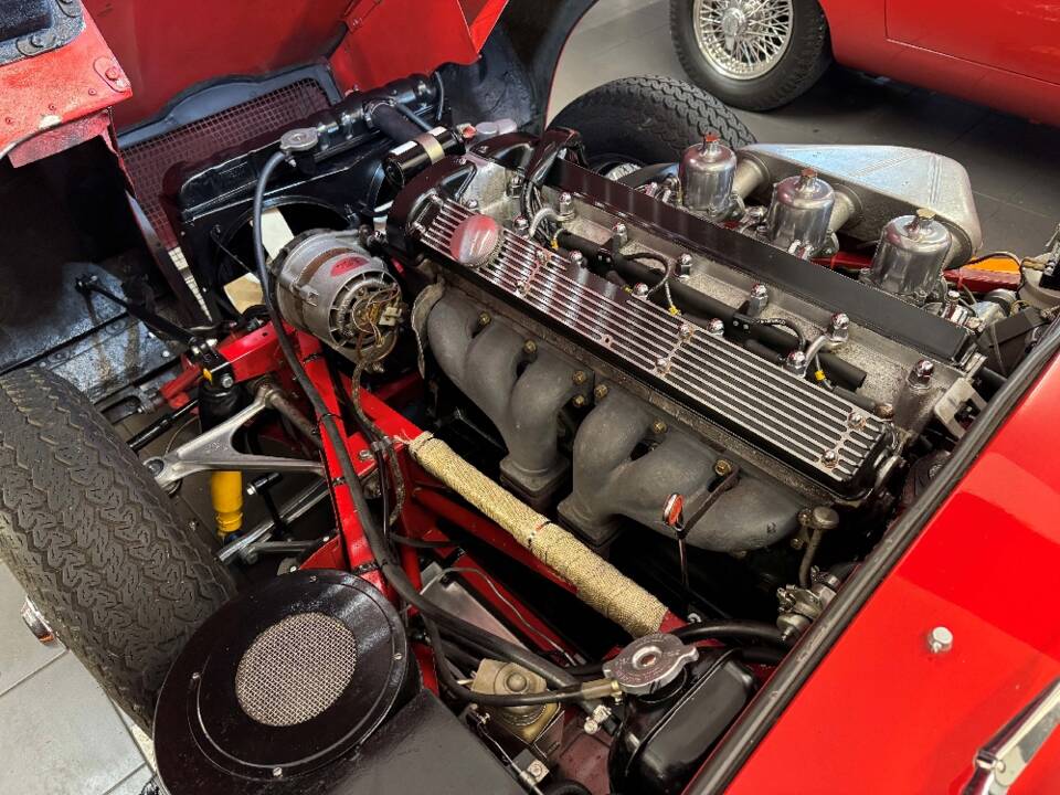 Image 29/29 de Jaguar E-Type (1969)