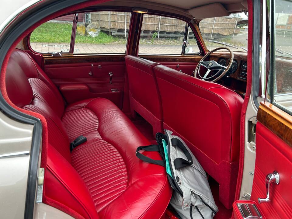 Image 19/27 de Jaguar S-Type 3.8 (1965)