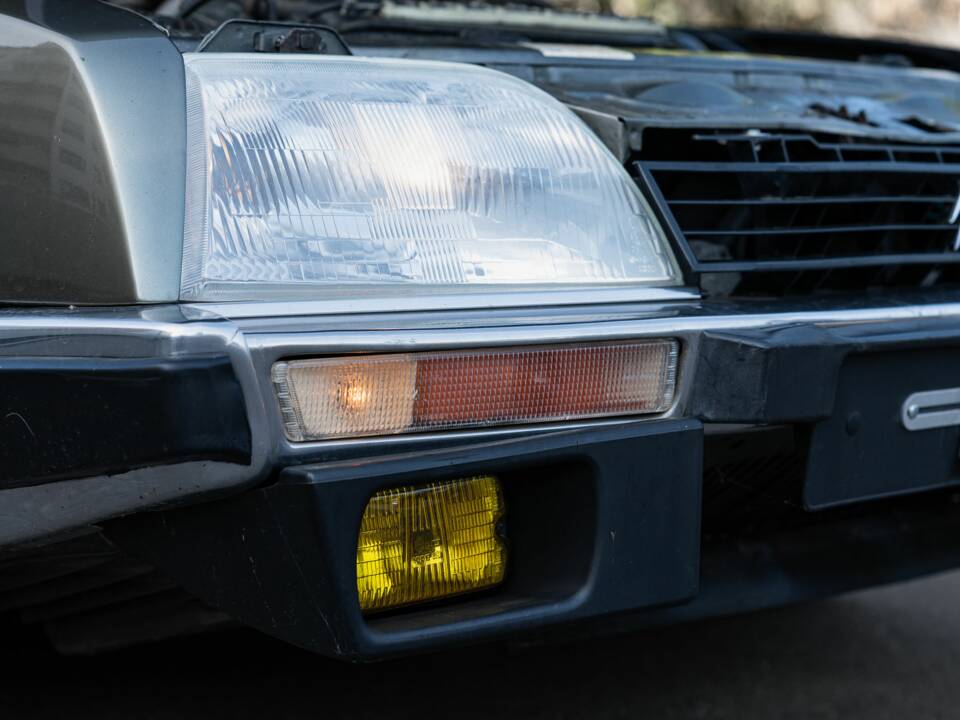 Image 20/25 de Citroën CX 25 Prestige (1983)