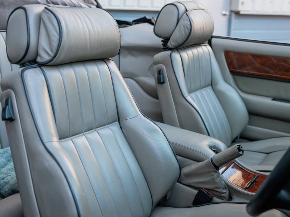 Imagen 5/50 de Aston Martin Virage Volante (1994)
