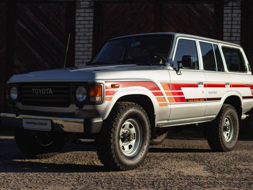 Image 24/100 of Toyota Land Cruiser HJ61 GX (1987)