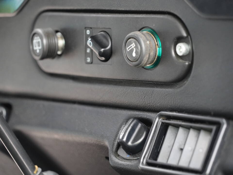 Image 10/35 de Land Rover Defender 90 (1998)