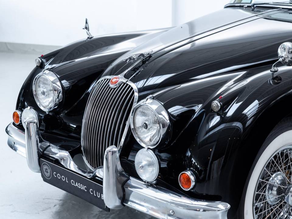 Immagine 19/36 di Jaguar XK 150 DHC (1957)