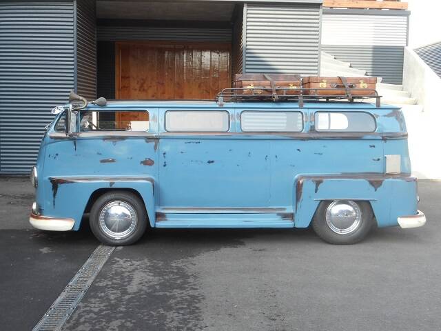 Image 10/20 of Volkswagen T2b Kombi (1973)
