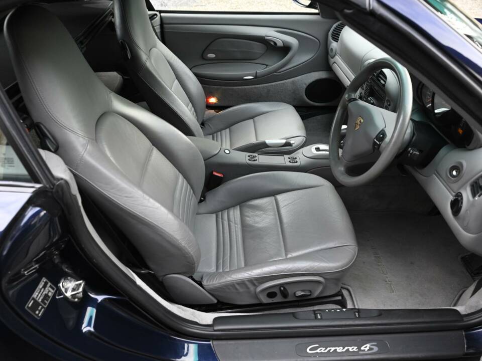 Bild 30/50 von Porsche 911 Carrera 4S (2004)