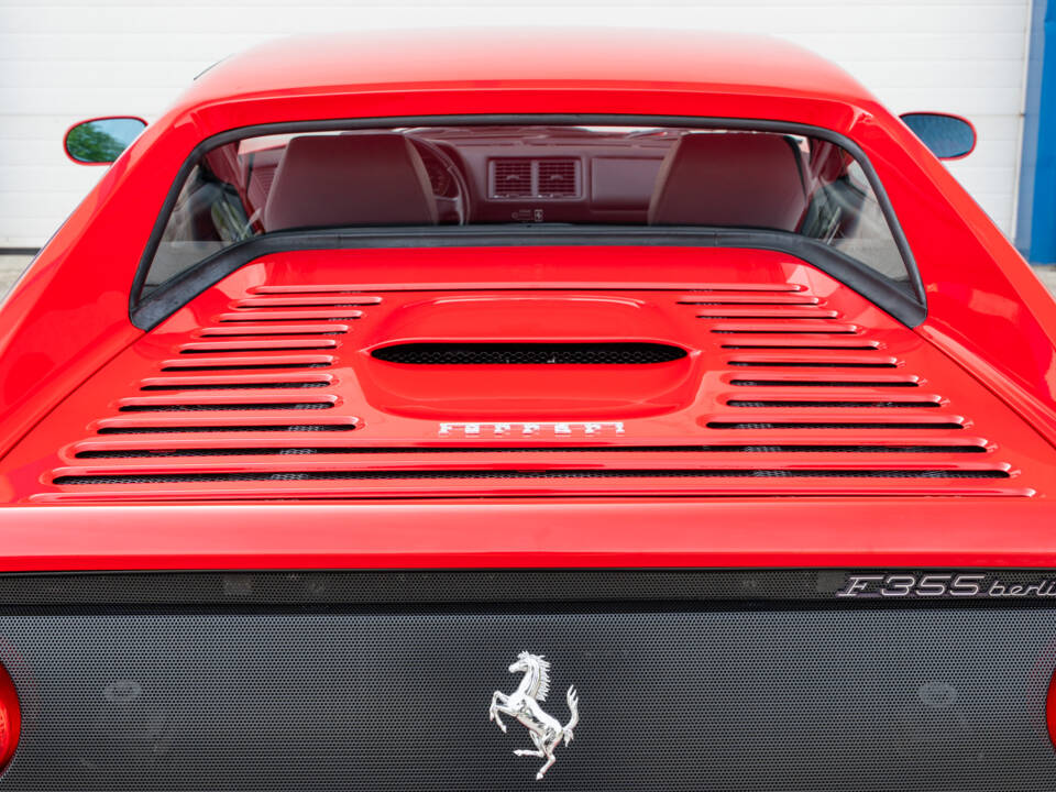Imagen 28/89 de Ferrari F 355 Berlinetta (1996)