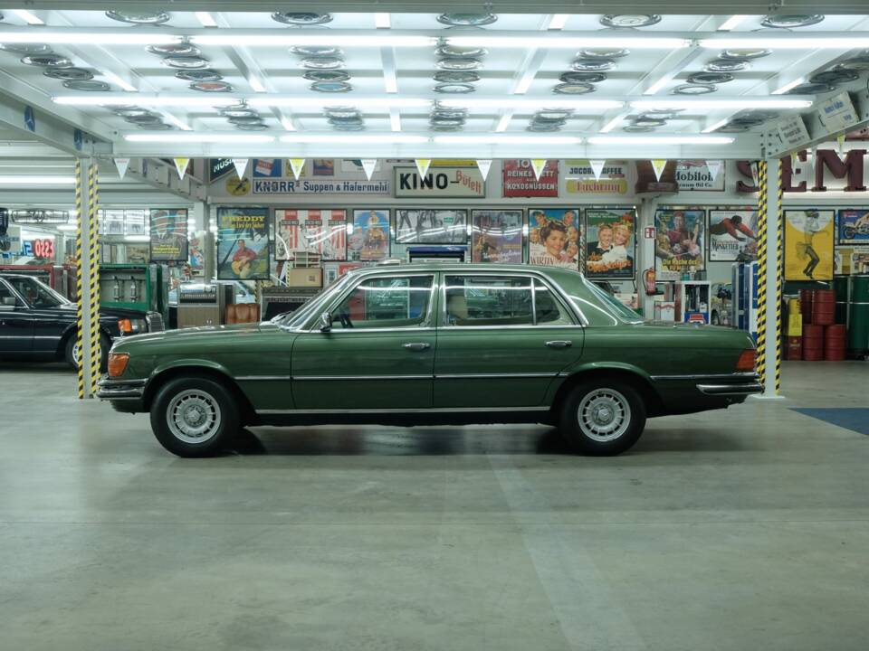 Image 4/50 de Mercedes-Benz 450 SEL 6,9 (1975)