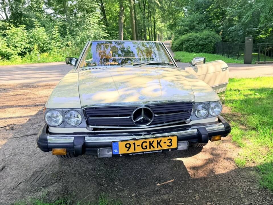 Image 3/8 de Mercedes-Benz 380 SL (1983)